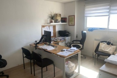 משרד קטן יפה ומשופץ להשכרה במרכז העיר ירושלים